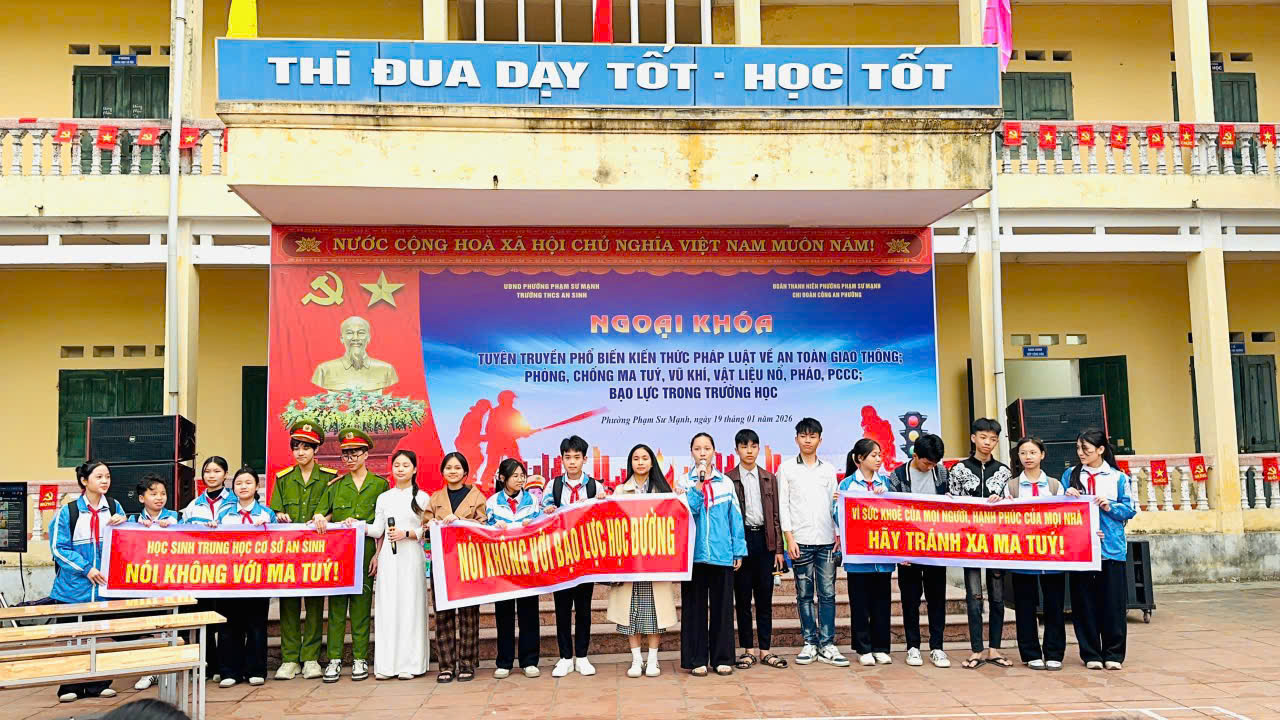 Công an phường Phạm Sư Mạnh tổ chức tuyên truyền pháp luật tại Trường THCS An Sinh